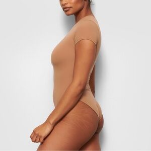 SKIMS - Fits Everybody T-Shirt Bodysuit